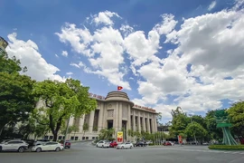 Tăng trưởng tín dụng đầu năm thấp, NHNN thúc các ngân hàng đẩy mạnh cho vay