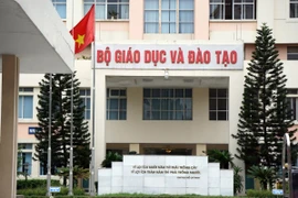 Bộ trưởng chỉ có thể khen chứ không được thưởng?