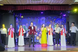 'Ánh sao mùa xuân' chắp cánh ước mơ cho các tài năng trẻ