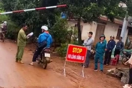 Lâm Đồng: Uỷ ban xã đã tự tháo dỡ 2 barie chắn đường