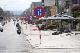 23 biển báo cấm đậu xe ngày chẵn trên... 1 km đường