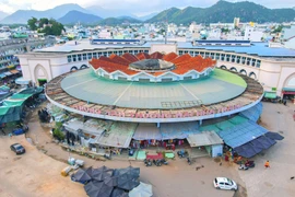 Tiếp tục sắp xếp, đưa tiểu thương vào chợ Đầm mới Nha Trang 