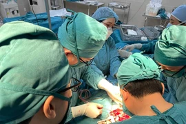 Nam sinh lớp 9 bị bạn cùng trường tấn công bằng dao vào vùng ngực