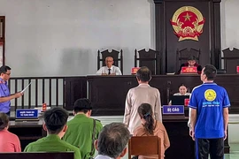 4 người hàng xóm cùng vào tù vì chuyện con gà, con chó