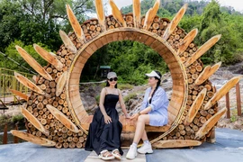 Đến Yang Bay để trải nghiệm món ngon từ thịt đà điểu