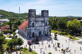 Về xứ Nẫu, nhớ ghé thăm nhà thờ Mằng Lăng hơn trăm năm tuổi