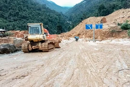 Thông xe đèo Khánh Lê sau 5 ngày tê liệt do sạt lở