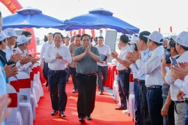 Thủ tướng khánh thành dự án đập dâng Phú Phong, thị sát 2 dự án cao tốc