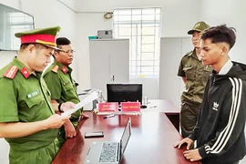 Mâu thuẫn trên mạng xã hội, 35 thanh thiếu niên mang hung khí ra quốc lộ hỗn chiến