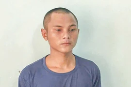 Ném chai bia vào đầu khiến bạn nhậu bị thương nặng