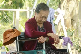 Bạn đọc Báo Pháp Luật TP.HCM chia sẻ với các gia đình có người mất do bão số 13