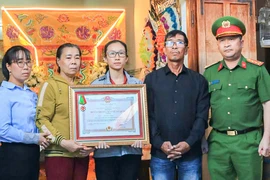 Chủ tịch nước truy tặng huân chương Bảo vệ Tổ quốc hạng ba cho Thiếu tá Nguyễn Xuân Hải