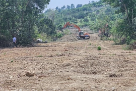 Đơn vị thi công dự án dẫn nước hồ Sông Chò 1 đào phá đất của dân khi chưa đền bù
