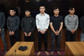 Khởi tố nhóm cầm mác, dao tự chế chém người trong quán nhậu