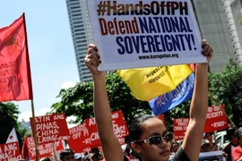 Người dân Philippines biểu tình phản đối Trung Quốc về vấn đề Biển Đông. Ảnh: INSIDER