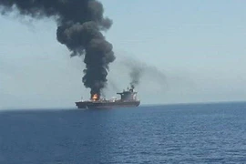 Nóng: Hai tàu chở dầu bị tấn công gần Iran 