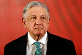 Ngăn chặn người di cư, Mexico phải bán máy bay chính phủ
