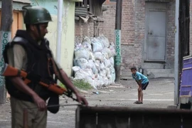 Pakistan trục xuất đại sứ Ấn Độ giữa căng thẳng Kashmir
