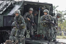 Philippines tập trận 'tái chiếm đảo' ngay sát biển Đông