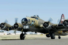 Tai nạn 'pháo đài bay' B-17, ít nhất 7 người chết