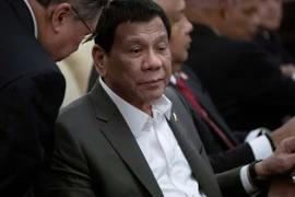 Ngã xe máy, tổng thống Philippines bị thương