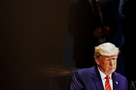 Tiết lộ danh tính người tố giác ông Trump cho Hạ viện 