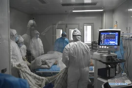 Trung Quốc cấm tang lễ, chôn cất người chết do virus Corona