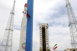 Vụ phóng vệ tinh Zafar bằng tên lửa đẩy Simorgh của Iran hôm 9-2 đã không thành công. Ảnh: IRAN PRESS