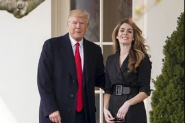 Tổng thống Donald Trump và Cựu Giám đốc truyền thông Nhà Trắng hồi tháng 3-2018. Ảnh: AP