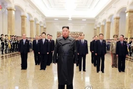 Nhà lãnh đạo Triều Tiên Kim Jong-un xuất hiện trước công chúng sau hơn 3 tuần vắng mặt. Ảnh: YONHAP NEWS