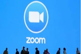 Ứng dụng Zoom cho phép họp hành và dạy học trực tuyến bị nhiều nơi cấm sử dụng. Ảnh: REUTERS