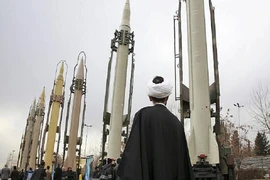 Các tên lửa mặt đất do Iran chế tạo tại cuộc triển lãm quân sự nhân kỷ niệm 40 năm Cách mạng Hồi giáo Iran năm 2019. Ảnh: AP