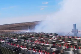 Một đơn vị của quân đội Nga ở vùng Amur thử hệ thống thiết bị bắn pháo hoa. Ảnh: RT