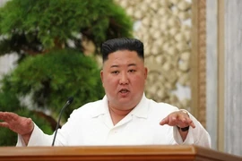 Nhà lãnh đạo Triều Tiên Kim Jong-un tại cuộc họp với Bộ chính trị Đảng Lao động Triều Tiên vào ngày 2-7-2020. 