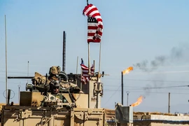 Quân đội Mỹ tuần tra giếng dầu ở đông bắc Syria.