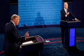 Tổng thống Mỹ Donald Trump và ứng viên đảng Dân chủ Joe Biden tại cuộc tranh luận đầu tiên hôm 29-9.