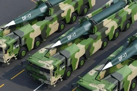 Hệ thống tên lửa siêu thanh DF-17. Ảnh: PLA
