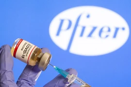 Vaccine ngừa COVID-19 mang tên BNT162b2 do công ty Pfizer (Mỹ) phối hợp cùng đối tác BioNTech (Đức) nghiên cứu phát triển. Ảnh: REUTERS