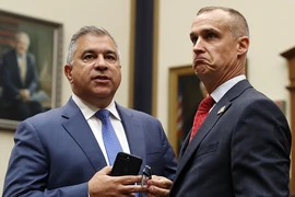 Ông Corey Lewandowski (phải) - người quản lý chiến dịch tranh cử tổng thống năm 2016 của ông Trump - và cấp phó của ông Lewandowski là ông David Bossie (trái). Ảnh: AP