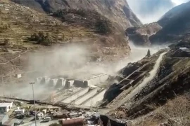 Vụ lở tuyết do vỡ sông băng ở bang Uttarakhand (Ấn Độ) hôm 7-2. Ảnh: INDO-ASIAN NEWS SERVICE