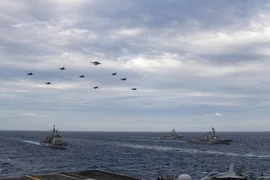 Hai nhóm tác chiến tàu sân bay Mỹ cùng hiện diện tại Biển Đông ngày 9-2. Ảnh: HẢI QUÂN MỸ