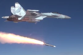 Tiêm kích Su-57 bay diễn tập ở trung tâm thử nghiệm bay thuộc Bộ Quốc phòng Nga đặt tại vùng Akhtubinsk hồi tháng 1-2021. Ảnh: SPUTNIK