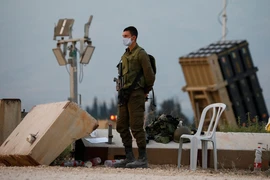 Isreal điều tra vụ tên lửa Syria rơi gần lò phản ứng