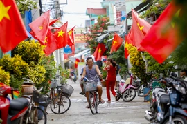 Xã đảo Thạnh An lộng lẫy cờ hoa trước ngày bầu cử