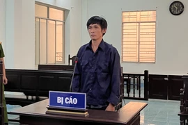 Đánh công an vì bị giữ xe do vi phạm nồng độ cồn 