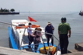 Du lịch bằng phương tiện tự chế, 3 khách Nga gặp nạn