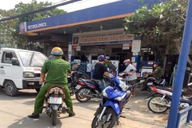 Xử lý 6 cửa hàng xăng dầu nghỉ bán không xin phép
