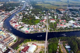 Long Mỹ, Hậu Giang: Nước trên sông cái có màu đen, hôi thối