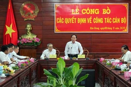 Hậu Giang trao các quyết định về công tác cán bộ