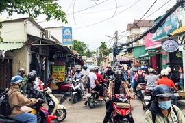 Cần Thơ: Kẹt xe hẻm 51, ngành chức năng gần như bó tay